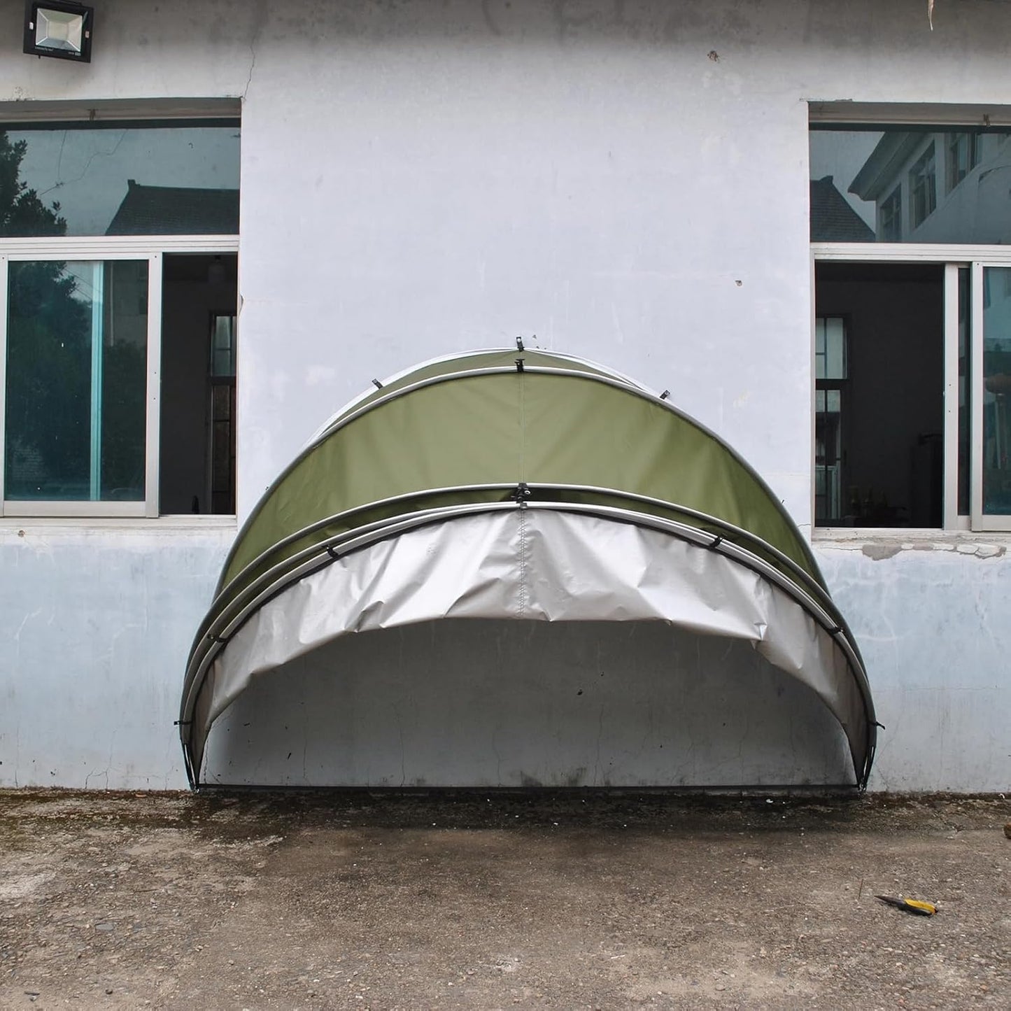 Abri De Rangement Pour Vélos Et Motos, Robuste Et Imperméable, Idéal Pour Un Garage Ou Un Rangement Extérieur. Protection Durable Pour Vélos Et Motos (Noir).