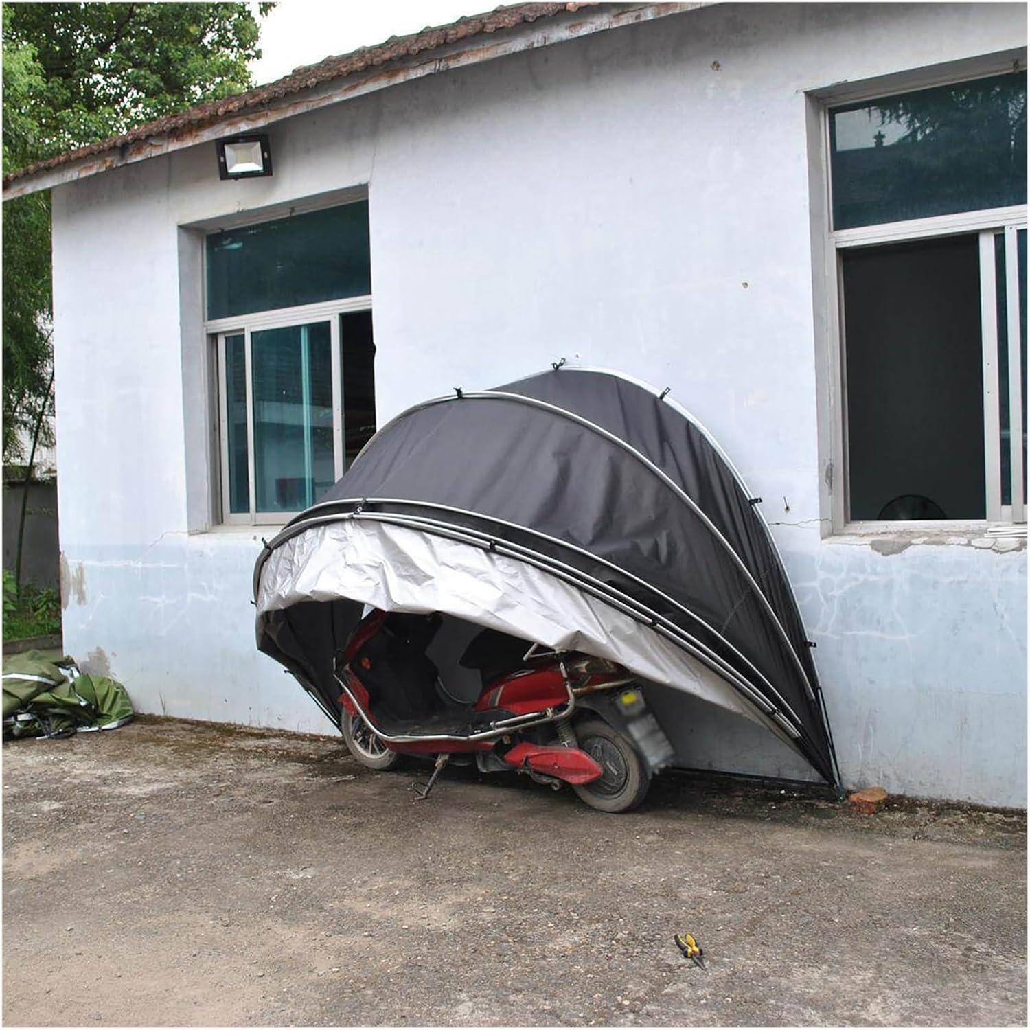 GENERIC Abri à Vélos Imperméable Pour 2 à 3 Vélos, Abri De Rangement Extérieur Portable, Grand Abri Pour Motos, Idéal Pour Les Outils De Jardin Et La Tondeuse à Gazon (Gris Clair)